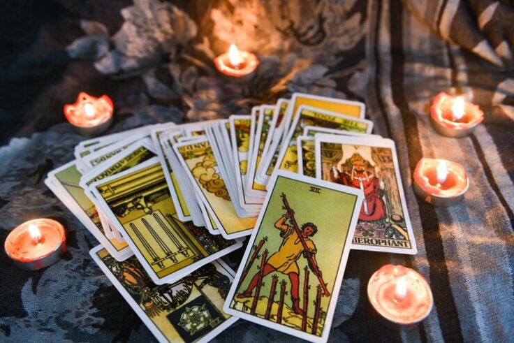 Tipos de Tarot: Encuentra el Mazo que Resuena con Tu Ser Interior